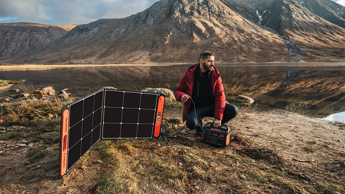 Image of Jackery SolarSaga 100W Portable Solar Panel for Explorer 240/500/1000
